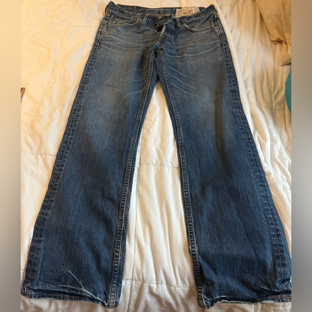 Hollister Blue Relaxed Jeans with Vintage-Inspired Wash